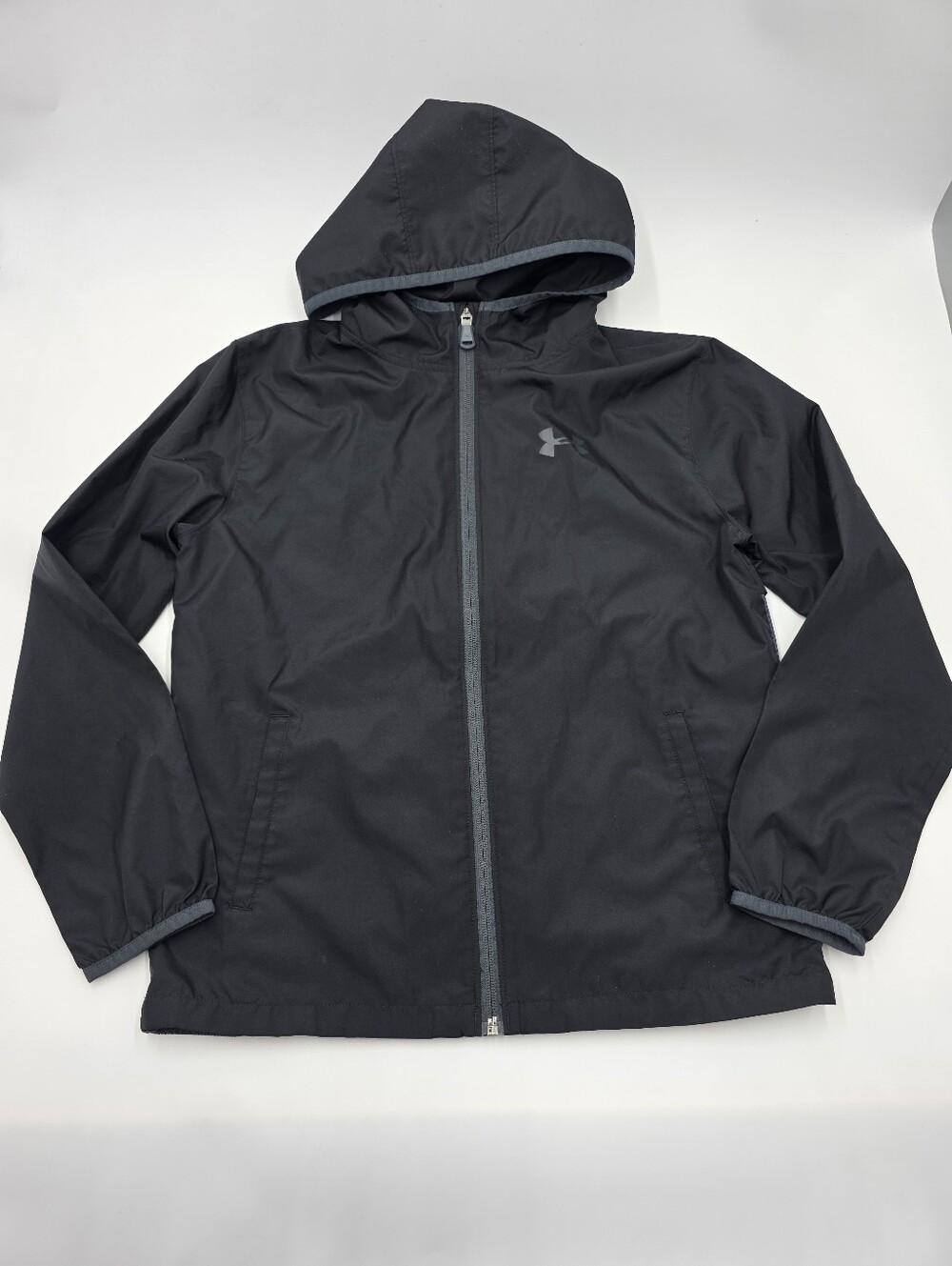 Under Armour boys' sackpack jacket size M
